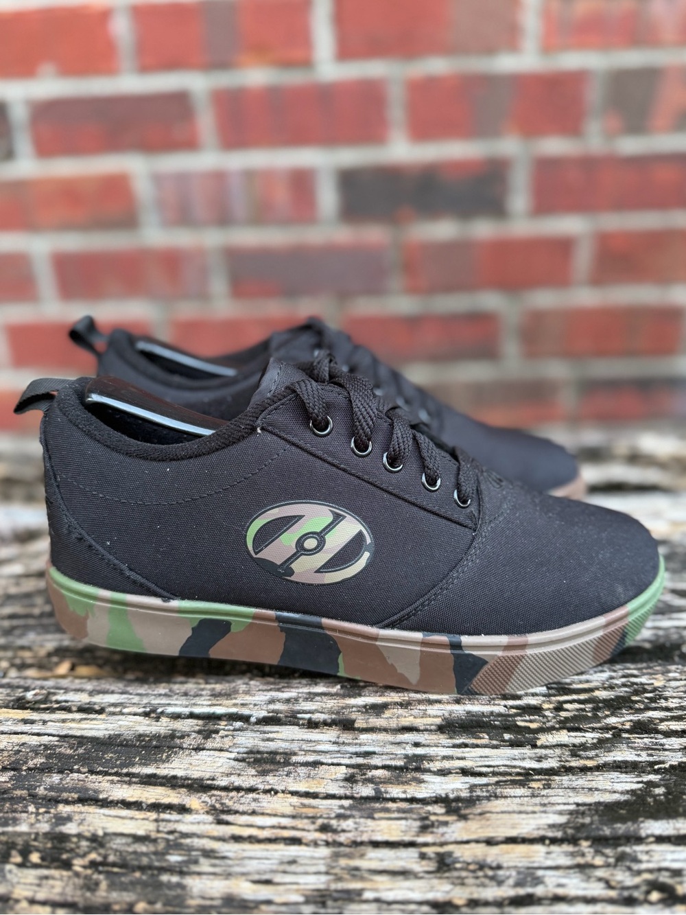 Heelys Men’s Pro 20 Lifestyle Black Canvas w/ Camo Soles Sz 7 Skate Shoes X2